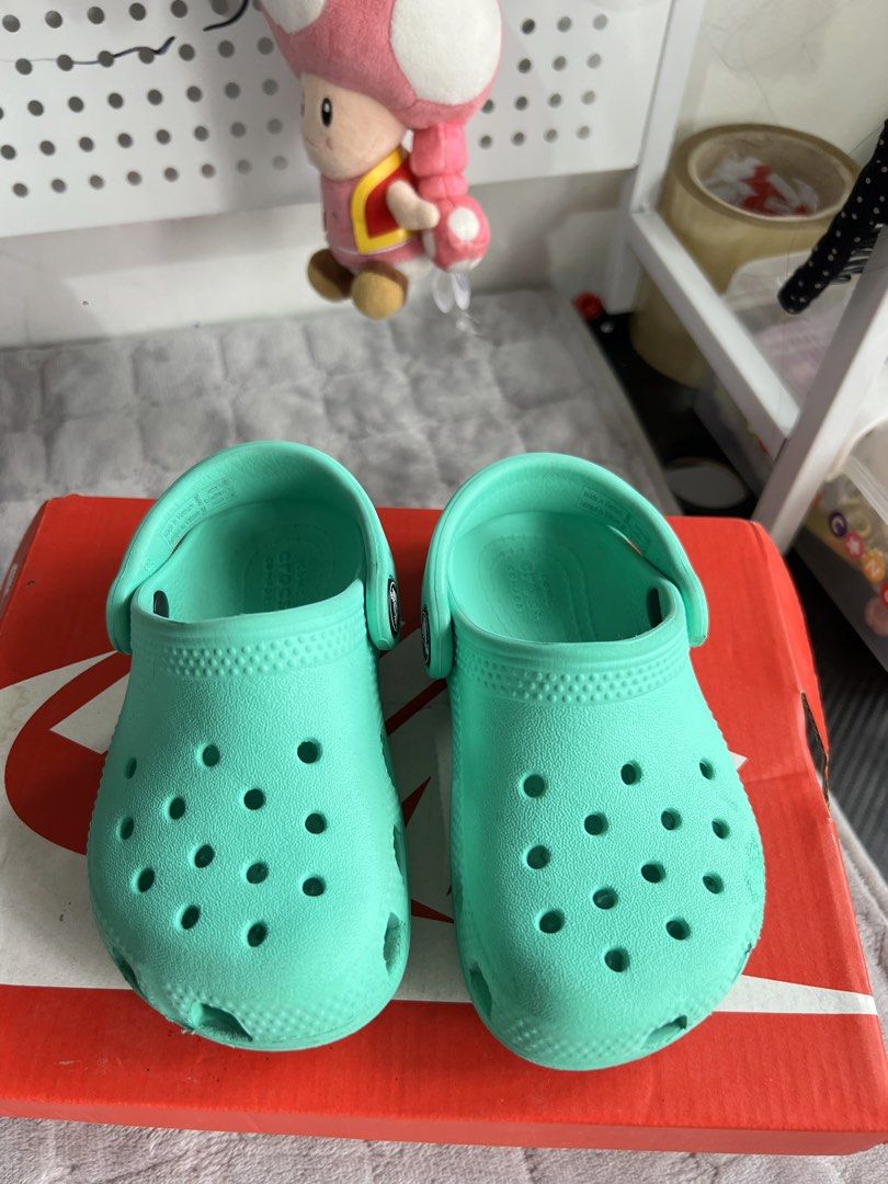 Crocs C7 (Category: Babies & Kids Fashion) located in Marikina City. Submitted by pammbkids (Listing ID 1470756104, Image 3). Description: .