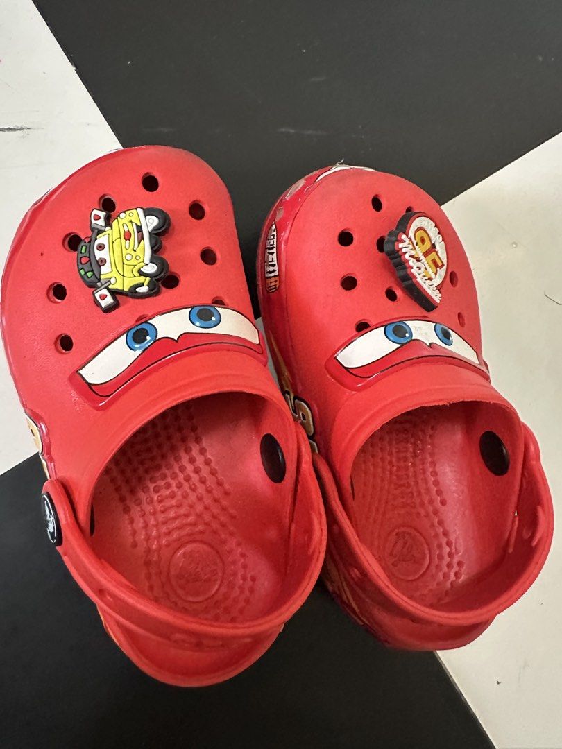 Crocs classic clogs Lightning McQueen (Category: Babies & Kids Fashion) located in Quezon City. Submitted by tan__k (Listing ID 1470752464, Image 2). Description: Size C10 Still lights up.