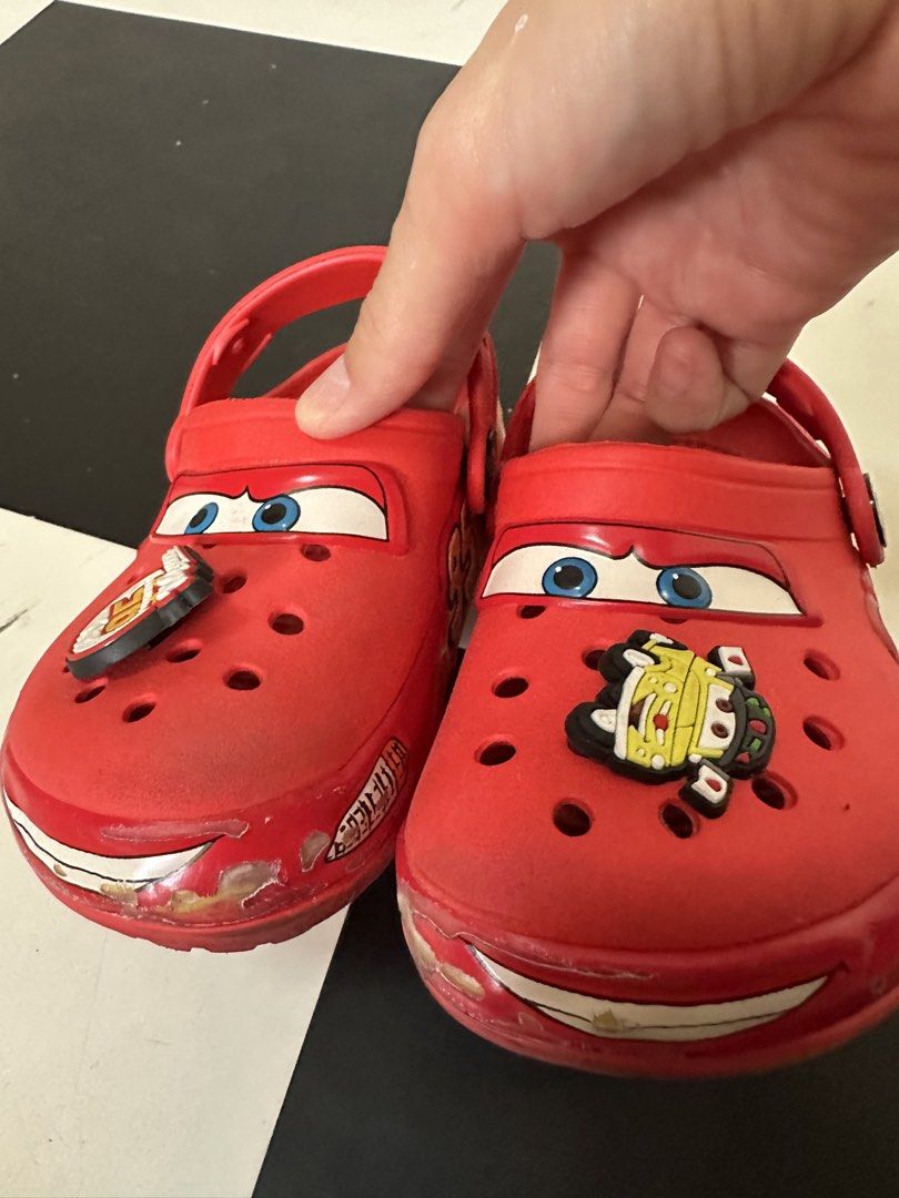 Crocs classic clogs Lightning McQueen (Category: Babies & Kids Fashion) located in Quezon City. Submitted by tan__k (Listing ID 1470752464, Image 3). Description: Size C10 Still lights up.
