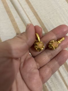(Category: ) located in . Submitted by vintageaccessories (Listing ID 1470801152, Image 1). Description: .
