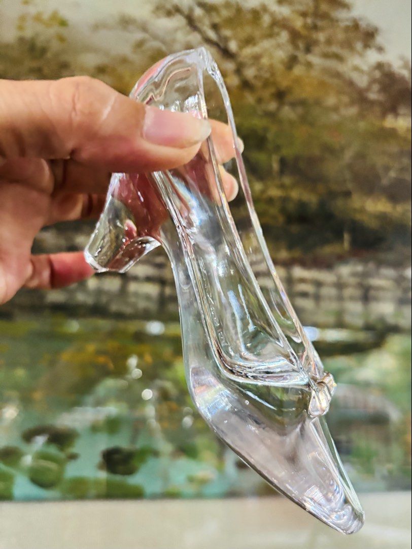 Crystal ornament shoes (Category: Other Home Decor) located in Dapitan. Submitted by clarisasan19348 (Listing ID 1470752237, Image 2). Description: .