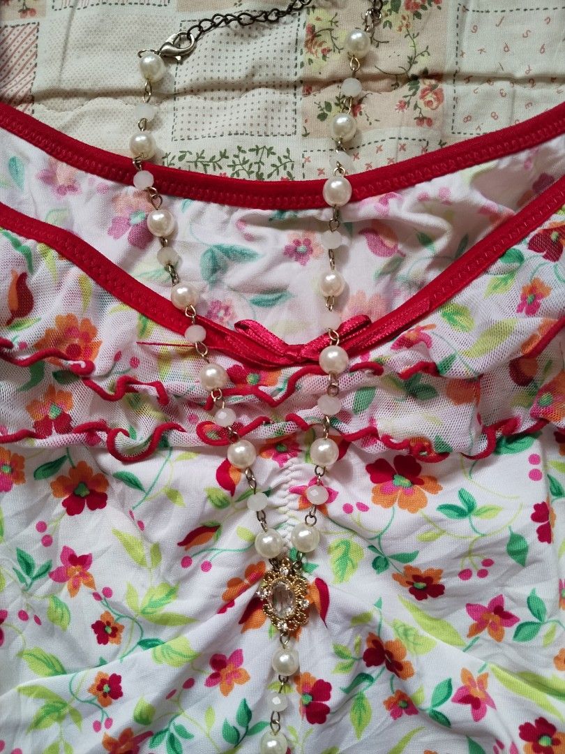 Cute Floral Cami (Category: Sleeveless) located in Cebu City. Submitted by thrift_with_anjel (Listing ID 1470856734, Image 3). Description: ❀.ೃ࿔cutesy floral camitop❀.ೃ࿔* 🌹Brand: Yes! 🌸Bust: 30-44 🌸Waist: 28-42 🌷Mine: 129(AU).