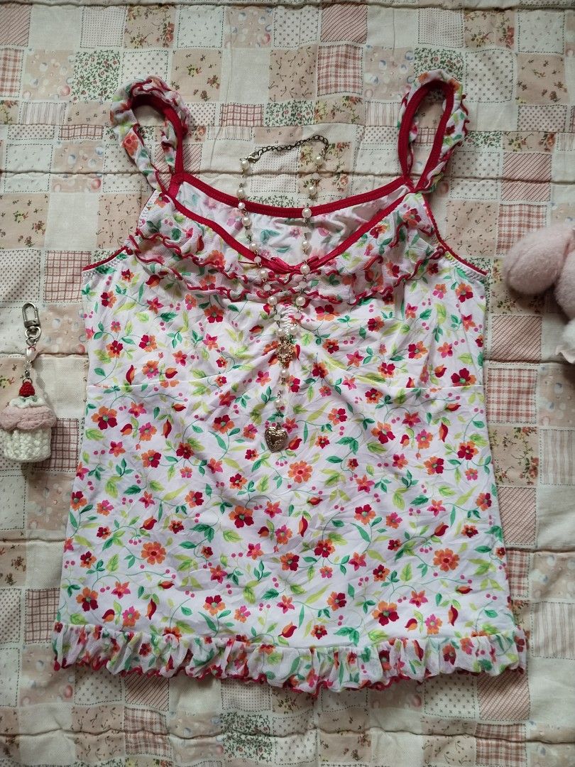 Cute Floral Cami (Category: Sleeveless) located in Cebu City. Submitted by thrift_with_anjel (Listing ID 1470856734, Image 2). Description: ❀.ೃ࿔cutesy floral camitop❀.ೃ࿔* 🌹Brand: Yes! 🌸Bust: 30-44 🌸Waist: 28-42 🌷Mine: 129(AU).