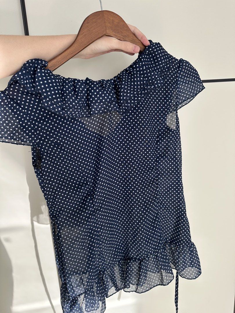 Cute polka top (Category: Blouses) located in Quezon City. Submitted by byzeya (Listing ID 1470855639, Image 3). Description: Xs- s from petite girls;).