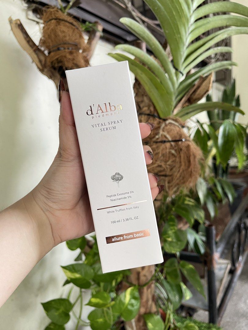 d’Alba Vital Spray Serum - 100 ML (Category: Makeup) located in Manila. Submitted by daunt.lessph (Listing ID 1470809057, Image 1). Description: ✨ A cult-fave spray serum for that extra glow! Gives the skin a fresh, hydrated, and dewy finish. Perfect for a quick skin refresh throughout the day. Condition: BRAND NEW 📍 Marikina 💌 DM for inquiries!.
