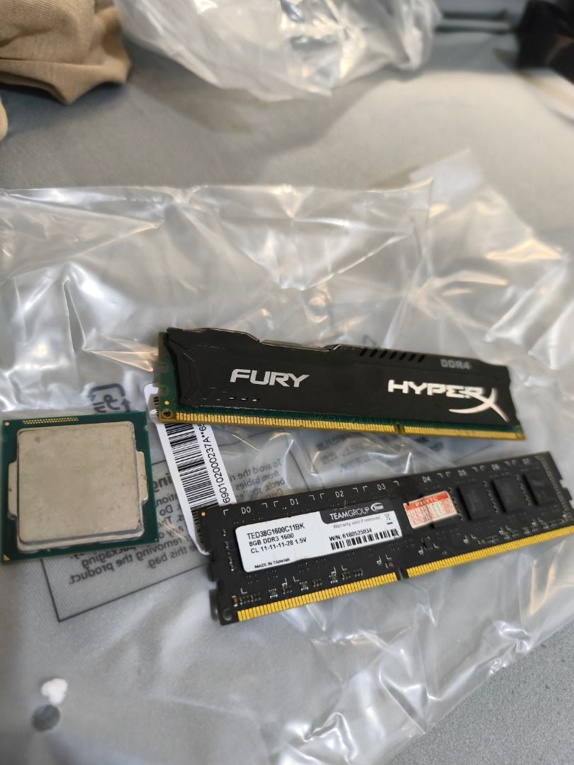 Defective Monitor / RAM / CPU (Category: Computer Parts) located in Cavite. Submitted by larneilx0990530 (Listing ID 1470880740, Image 2). Description: For Take all only. Selling as is / defective. Check pictures / videos nalang po sa issues. ✅ GIGABYTE G24F 2 Monitor (IPS -165 HZ - 1080P) ( LCD / Display issue ) ✅ 2 PCS. 8GB RAM (Untested if working) ✅ Intel I5 CPU ✅ Cords and stand included. Yung CPU and RAM untested po kaya not sure if working