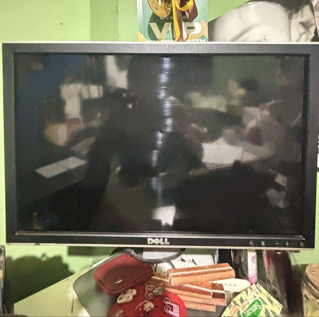 Dell Monitor (Category: Monitor Screens) located in Manila. Submitted by eunite1025 (Listing ID 1470888853, Image 2). Description: - Standard Dell 19-inch LCD screen - basic office used - well taken cared of - no visible scratches - no red lines.