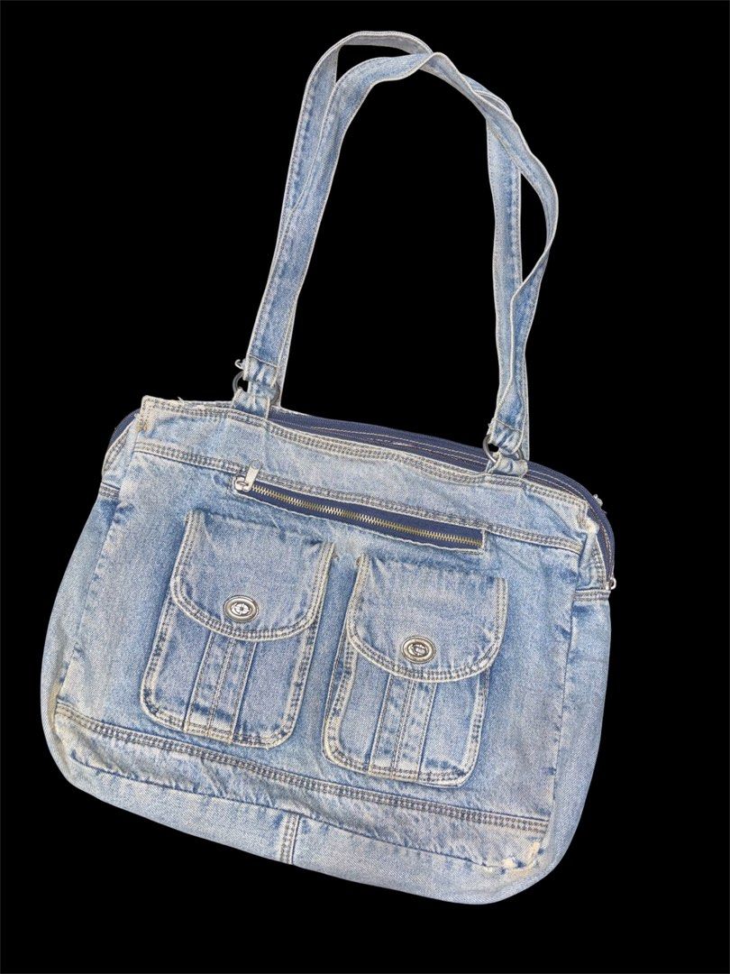 Denim Bag (Category: Tote Bags) located in Pasig City. Submitted by swapwithme (Listing ID 1470796685, Image 1). Description: Denim big bag, maluwag pa sa loptop and madami compartment! Villaupeng caniogan pasig city.