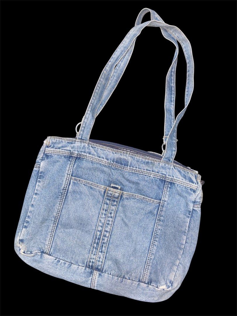 Denim Bag (Category: Tote Bags) located in Pasig City. Submitted by swapwithme (Listing ID 1470796685, Image 2). Description: Denim big bag, maluwag pa sa loptop and madami compartment! Villaupeng caniogan pasig city.