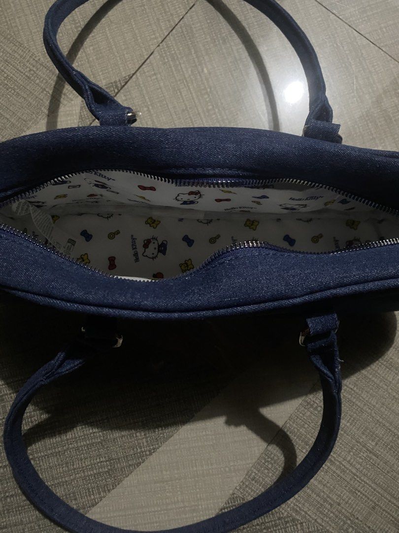 Denim Bag- Hello Kitty (Category: Shoulder Bags) located in Bulacan. Submitted by vcilluea (Listing ID 1470911446, Image 3). Description: Used only once. Only tha bag is included. Original price is 1100.