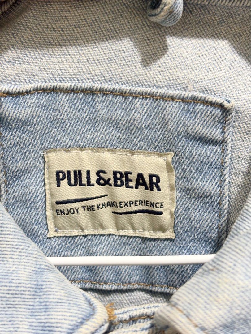 Denim Jacket Pull & Bear (Category: Coats, Jackets and Outerwear) located in San Juan City. Submitted by reloved.ph3 (Listing ID 1470800283, Image 3). Description: Size M-L.