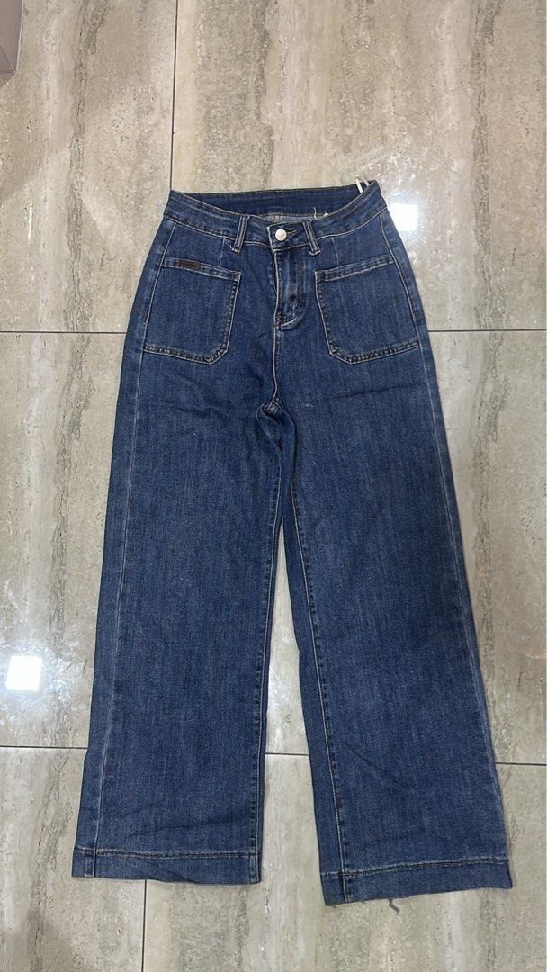denim jeans (Category: Jeans) located in Valenzuela. Submitted by jamluvn (Listing ID 1470915681, Image 2). Description: Size: Small Waistline: 25-26 Good as new.