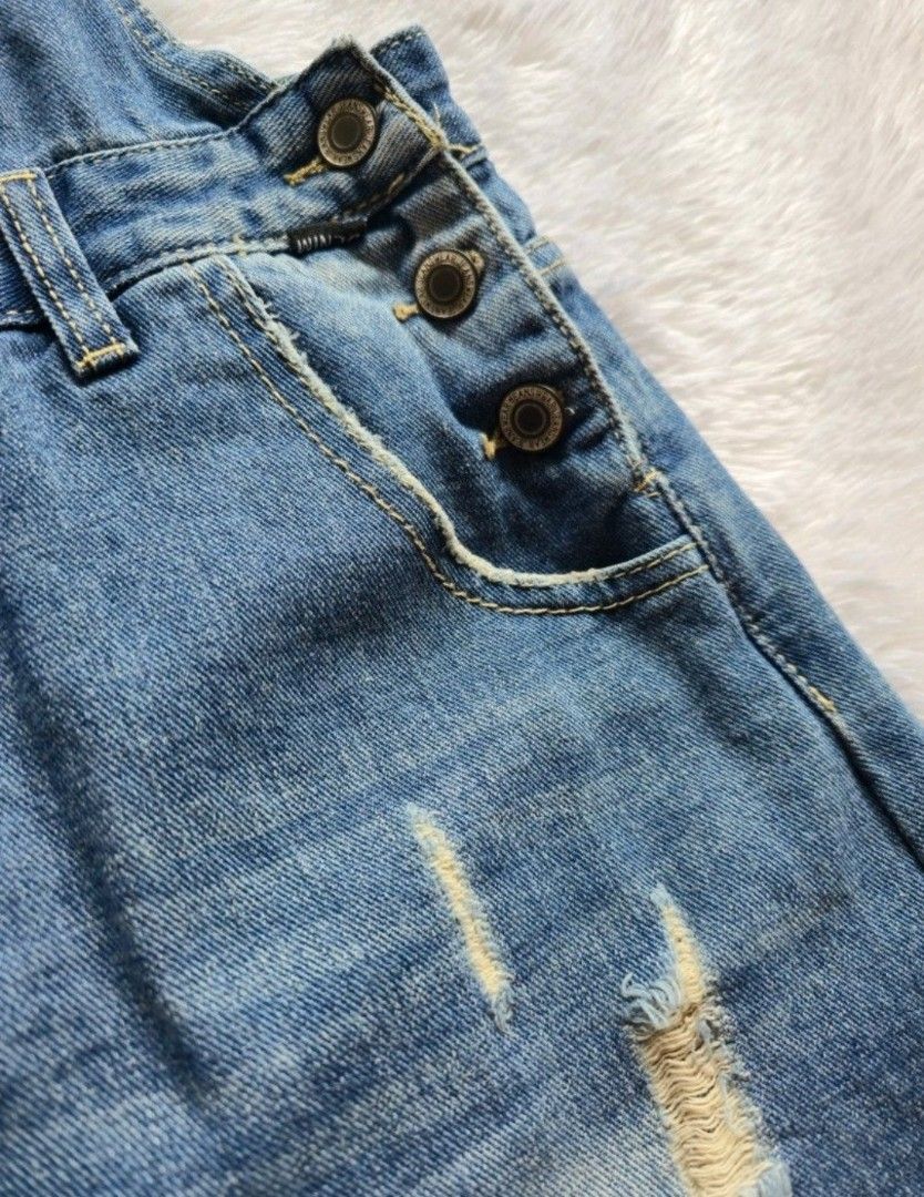 Denim Jumper skirt (Category: Activewear) located in Quezon City. Submitted by glenshoppe_ph (Listing ID 1470793745, Image 3). Description: like new jumper skirt with nice fabric bought it from Japan size: small for petite girls only mop: gcash / maya delivery: thru lalamove or lbc Meet up: Savemore Footbridge in front of Sm north.