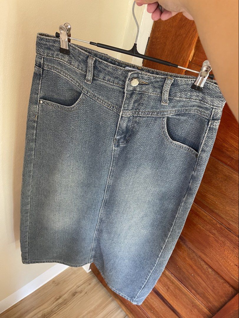 Denim Maxi Skirt (Category: Skirts) located in Baler. Submitted by declutterwithrhys (Listing ID 1470799777, Image 2). Description: FOR SALE (PLEASE MAKE READING A HABIT) DENIM MAXI SKIRT NON STRETCH SIZE LARGE ON TAG CAN FIT SIZE 28 TO 29 WAISTLINE LENGTH 30 INCHES BACK SLIT 11 INCHES WITH SIDE POCKETS (FRONT AND BACK) WORKING ANG ZIPPER AND BUTONES IN EXCELLENT CONDITION COLOR RATE 9/10 KINDLY CHECK THE PHOTOS FOR THE COMPLETE DETAILS WASHED AN