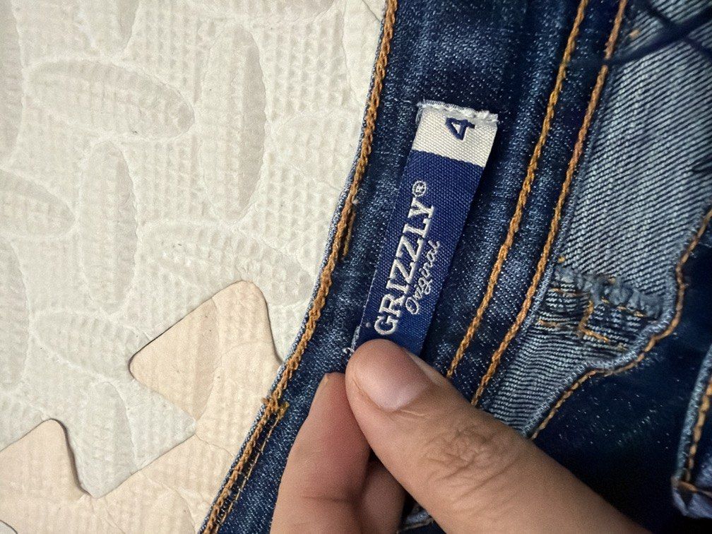 Denim Shorts (Category: Babies & Kids Fashion) located in Cebu City. Submitted by mommyarlyn73 (Listing ID 1470798282, Image 2). Description: .