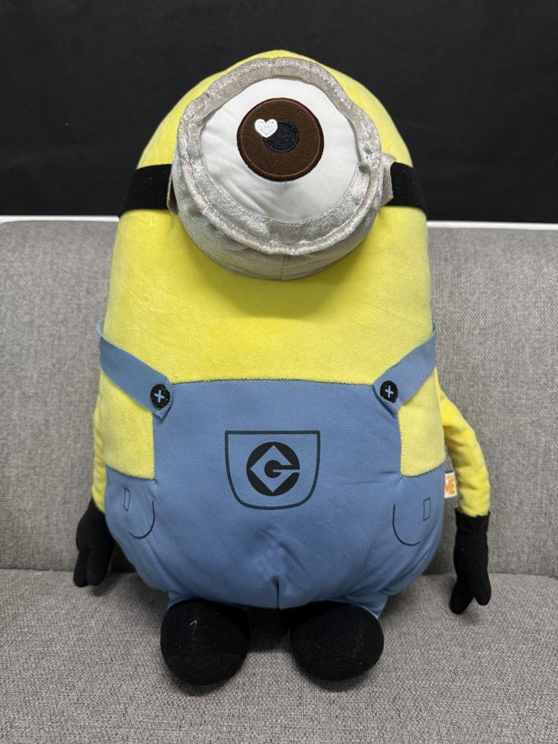 Despicable Me Minion Stuart Jumbo size (Category: Plushies & Soft Toys) located in Manila. Submitted by bcbg3217 (Listing ID 1470858179, Image 1). Description: ‼️PLEASE READ BEFORE BUYING‼️ Like new condition Authenticity GUARANTEED with etiketa Jumbo size 45cm. No other inclusions Actual photos are posted No other issues or flaws unless stated Please check the photos thoroughly before placing an order JnT regular or Lalamove COD for Metro Manila