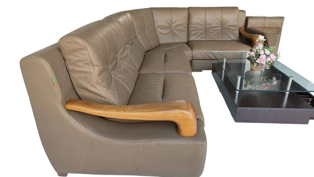 Detachable L-Type German Leather Sofa + Tempered Glass Center Table (Category: Sofas) located in Mexico. Submitted by mgracejapansurplus (Listing ID 1470833619, Image 3). Description: NEW ARRIVAL 🇯🇵 Detachable L-Type German Leather Sofa + Tempered Glass Center Table✨ - Spacious brown genuine German leather sofa — detachable sections for easy moving & flexible setup - Padded cushions, leather + wood armrest accents, sturdy build - ✅ FREE matchin