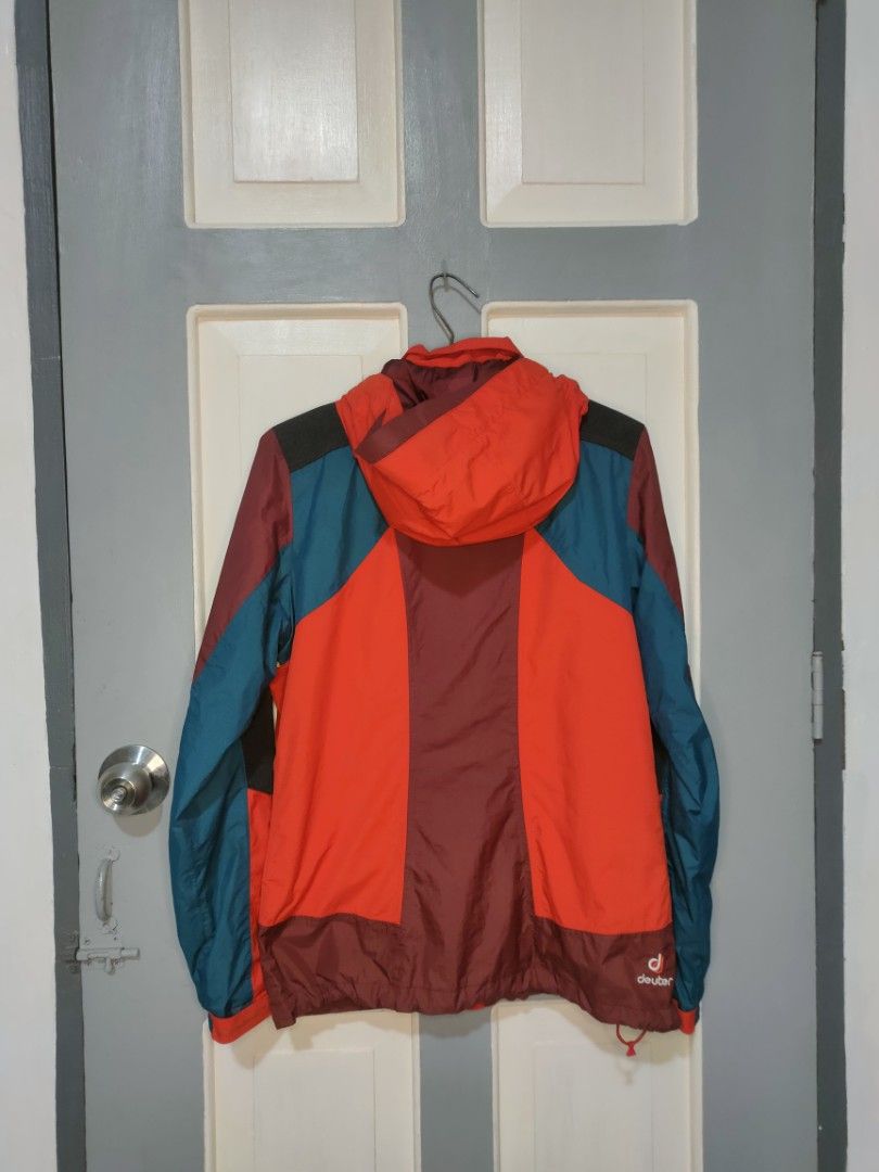 DEUTER WINDBREAKER JACKET (Category: Coats, Jackets and Outerwear) located in Davao. Submitted by LloydThrifter16 (Listing ID 1470751243, Image 2). Description: DEUTER MEDIUM TO SEMI LARGE AS NEW.