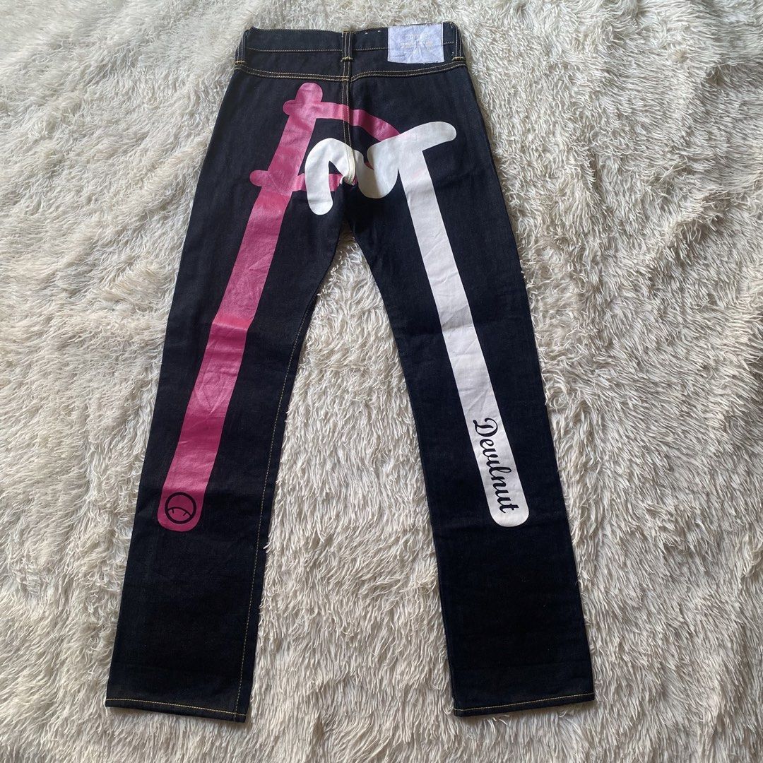 DEVIL NUT Y2K SELVEGE DENIM PANTS (Category: Jeans) located in Pagadian. Submitted by urdripchoice (Listing ID 1470799492, Image 1). Description: ✧ DEVIL NUT Y2K SELVEGE DENIM PANTS✧ ୨୧ MEASUREMENTS ୨୧ Waist: 29 Length: 40.5 Inside pocket: 8 Rise: 8 Thigh: 10 Leg opening: 7.5 Issue: disco on print part Condition: 9/10 FRESH FROM LAUNDRY ✧ SHIPPING FEE ✧ • 𝘔𝘪𝘯𝘥𝘢𝘯𝘢𝘰 𝘈𝘳𝘦𝘢 🐚 ₱59 • 𝘝𝘪𝘴𝘢𝘺𝘢𝘴 & 𝘓𝘶𝘻𝘰𝘯 𝘈𝘳𝘦𝘢 🐚 ₱79 • 𝘚𝘩𝘪𝘱𝘮�