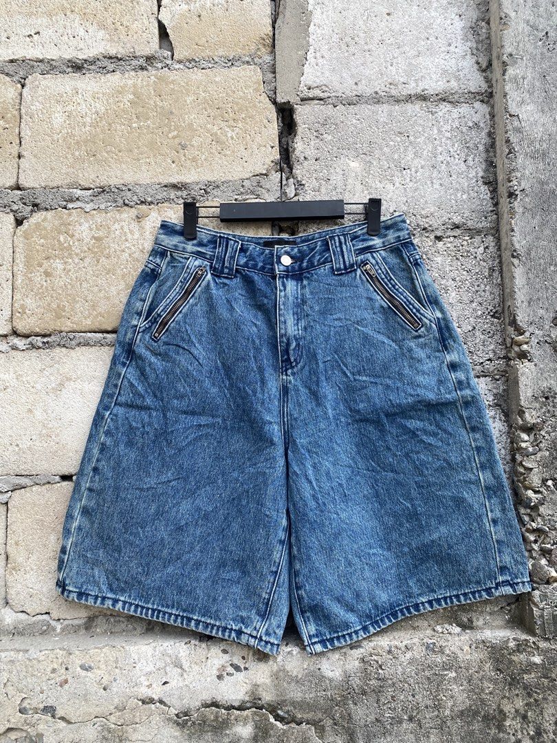 DG in Studio Denim Shorts Blue (Category: Shorts) located in Candaba. Submitted by dejesus.bench17 (Listing ID 1470932096, Image 2). Description: - Brand/Item: DG Studio Denim Shorts - Color: Classic blue wash - Fit: Relaxed through the leg, knee-length - Pockets: Functional front zippered pockets + classic 5-pocket setup - Material: Durable, high-quality cotton denim - Condition: Excellent (ready to ship!) -Dimes: W31 L22 Hem13 -Price: 500 + shi