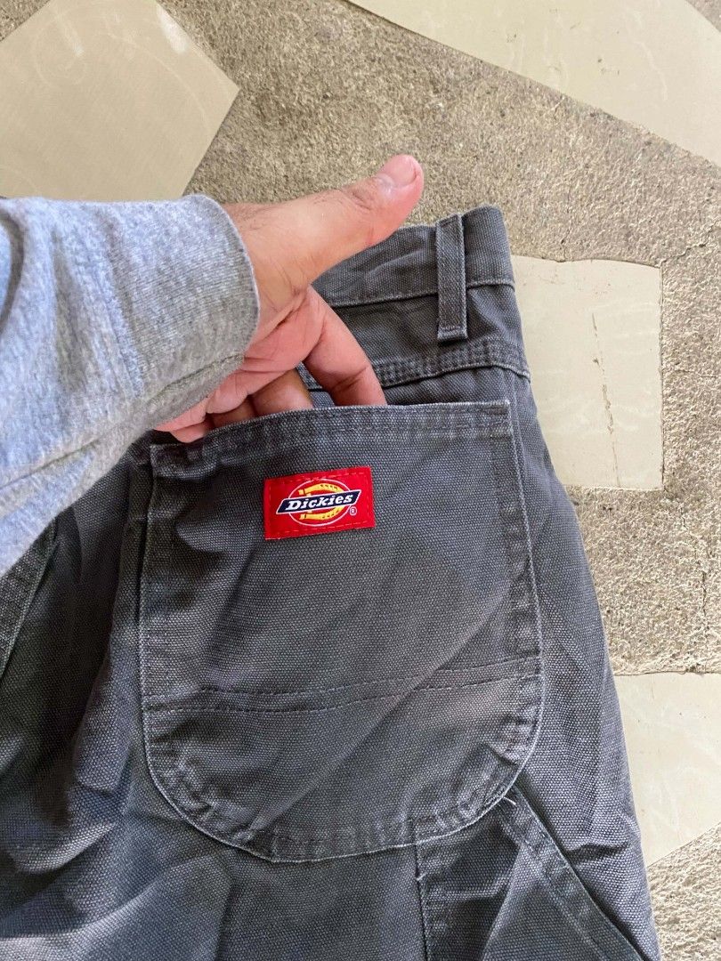 Dickies carpenter shorts (Category: Shorts) located in Borongan. Submitted by thrift-real2.0 (Listing ID 1470764163, Image 3). Description: Dickies carpenter shorts excellent condition waist: 30 length: 20 color rate:9.5/10 issue nya pants sya na, na cut 550 plus sf.