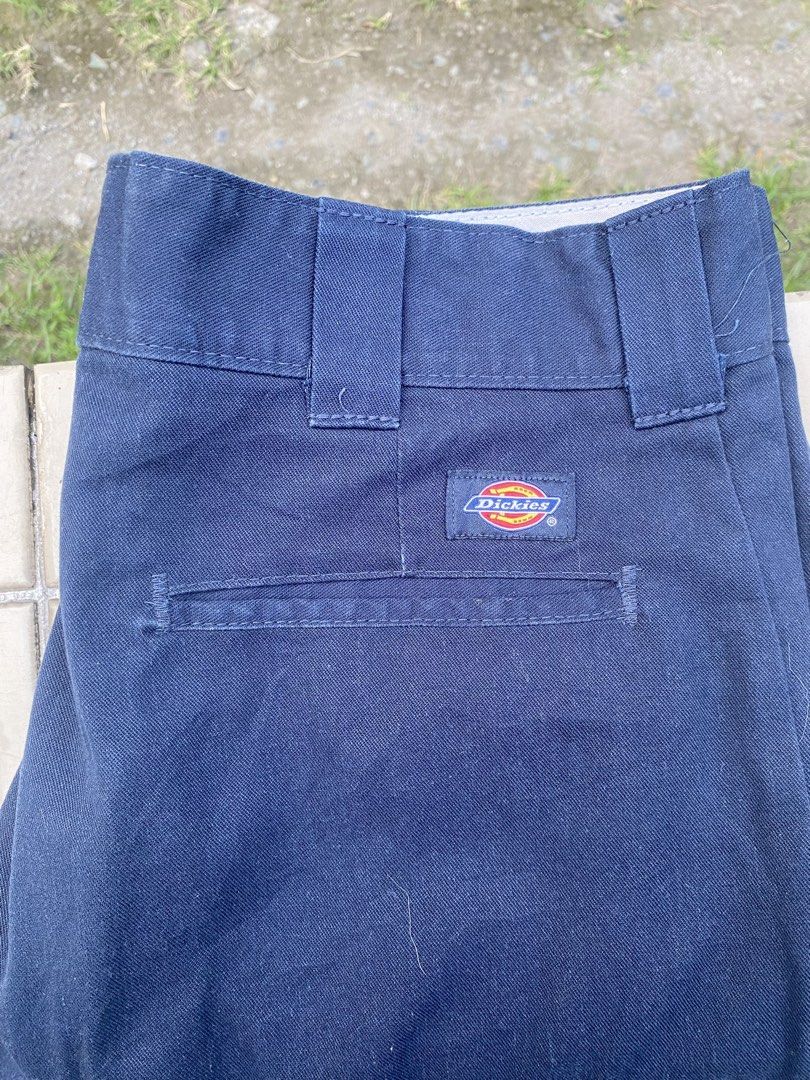 Dickies Flex Regular Fit Navy Cargo Shorts Size 32 (Category: Shorts) located in Imus. Submitted by frootiloots4103 (Listing ID 1470769884, Image 3). Description: - Brand: Dickies - Item: Flex Cargo Shorts - Color: Dark Navy Blue - Size: 32 (Waistband tape marked) - Fit: Regular fit - Pockets: Side cargo pockets and rear welt pockets - Details: Branded button closure and back pocket logo tag - Origin: Made in Honduras OPEN FOR NEGO (best if aspac