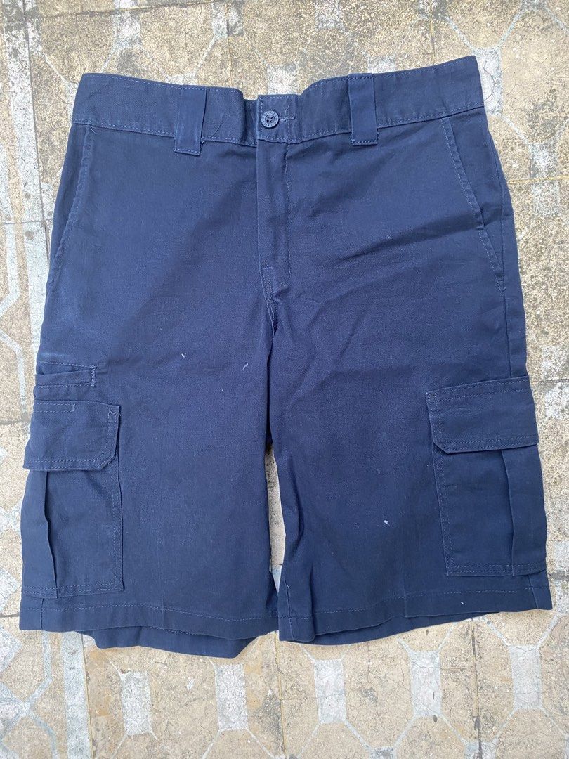 Dickies Flex Regular Fit Navy Cargo Shorts Size 32 (Category: Shorts) located in Imus. Submitted by frootiloots4103 (Listing ID 1470769884, Image 1). Description: - Brand: Dickies - Item: Flex Cargo Shorts - Color: Dark Navy Blue - Size: 32 (Waistband tape marked) - Fit: Regular fit - Pockets: Side cargo pockets and rear welt pockets - Details: Branded button closure and back pocket logo tag - Origin: Made in Honduras OPEN FOR NEGO (best if aspac
