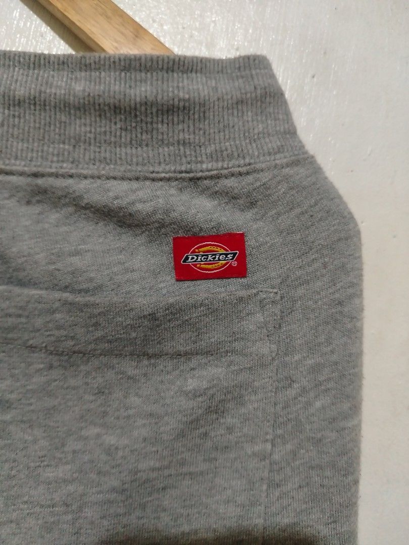 Dickies jogger pants (Category: Joggers) located in Rizal. Submitted by gmpastoffi75031 (Listing ID 1470787882, Image 2). Description: -dimes waist 31-38 length 41.5 - Excellent condition .