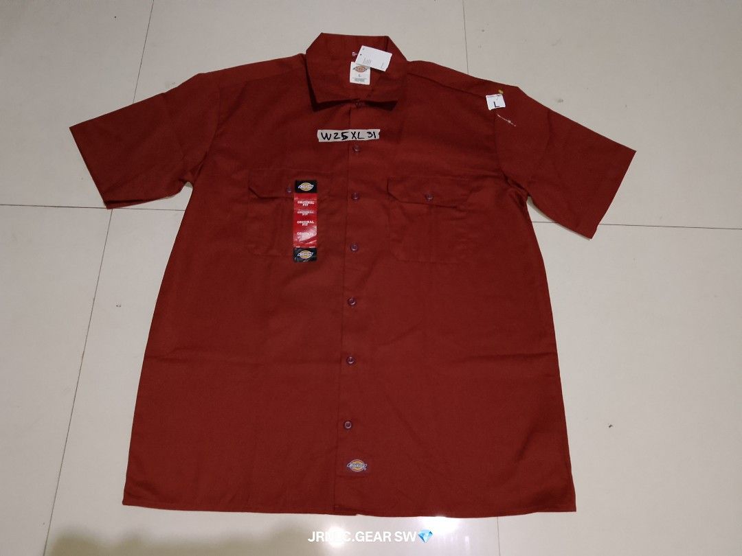 dickies polo (Category: Coats, Jackets and Outerwear) located in Quezon. Submitted by jrnlc.gearssw (Listing ID 1470850988, Image 1). Description: dickies polo bnew size large dimes 25x31. complete tag original color brick red .