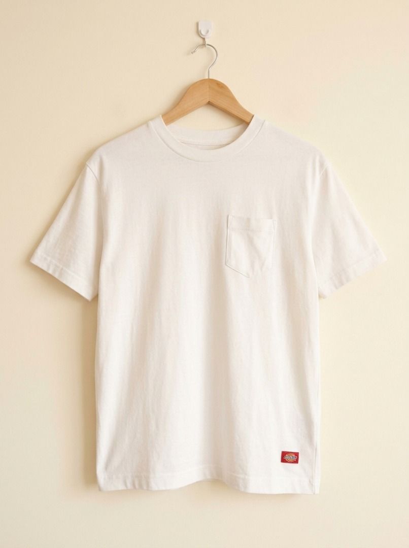 Dickies Short Sleeve Pocket T-Shirt (Category: Shirts) located in Panabo. Submitted by tlgroove (Listing ID 1470854331, Image 1). Description: This is a foundational streetwear and workwear staple known for its rugged durability and relaxed look Excellent condition (no issue) Color rate: 9.9/10 Dimes: 21 x 28 Key Features & Design • Style: A standard solid crewneck t-shirt featuring a single open patch pocket on the left chest • Material & Build: