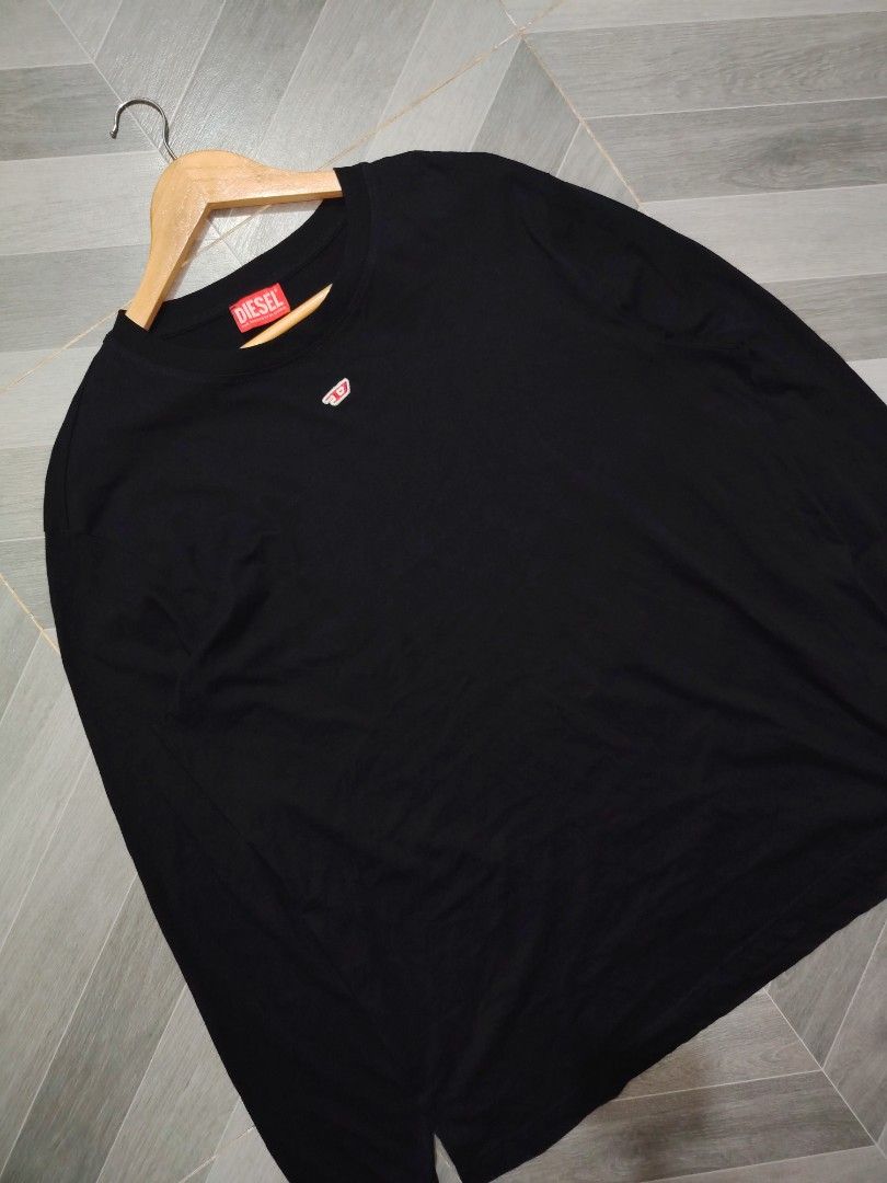 DIESEL LONGSLEEVE SHIRT MEGA BLACK (Category: Tshirts & Polo Shirts ) located in Polomolok. Submitted by urfindsph (Listing ID 1470837877, Image 2). Description: Diesel Longsleeve Shirt Like new 10/10 Size XL On Tag 23.5x30 No issue -Sobrang Pogii mga sirre🔥 -Napaka solid nong pagka simple nya🔥 Pm sir.