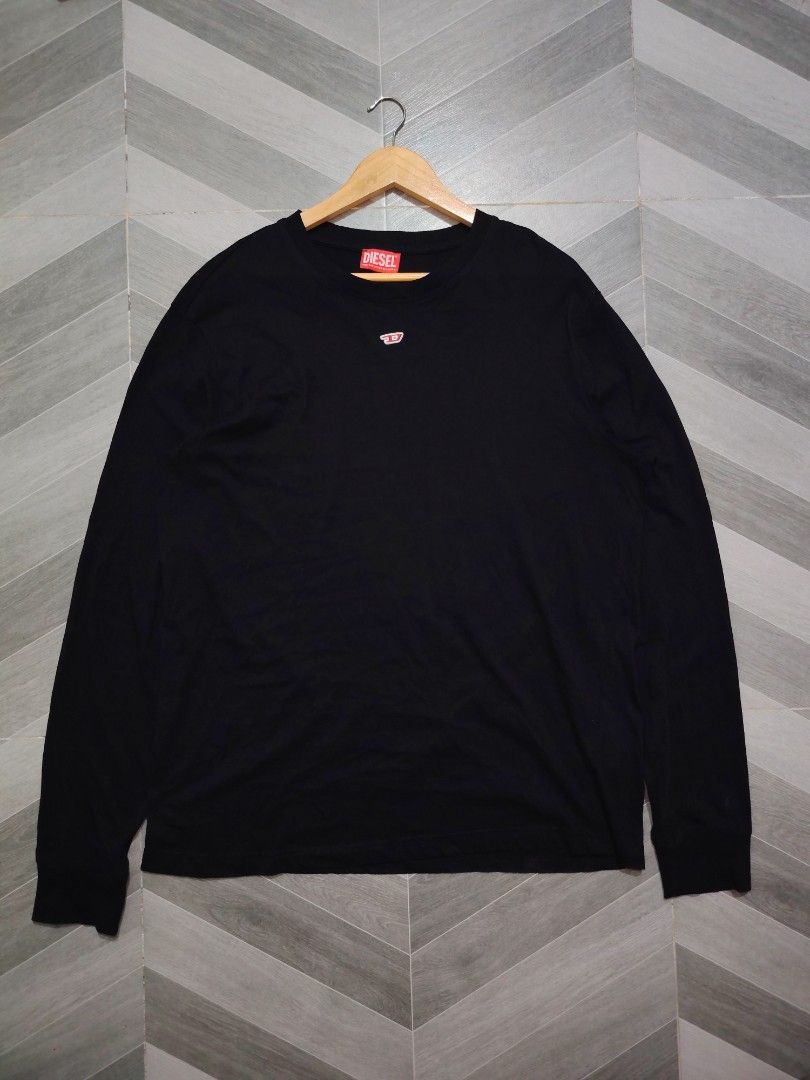 DIESEL LONGSLEEVE SHIRT MEGA BLACK (Category: Tshirts & Polo Shirts ) located in Polomolok. Submitted by urfindsph (Listing ID 1470837877, Image 1). Description: Diesel Longsleeve Shirt Like new 10/10 Size XL On Tag 23.5x30 No issue -Sobrang Pogii mga sirre🔥 -Napaka solid nong pagka simple nya🔥 Pm sir.