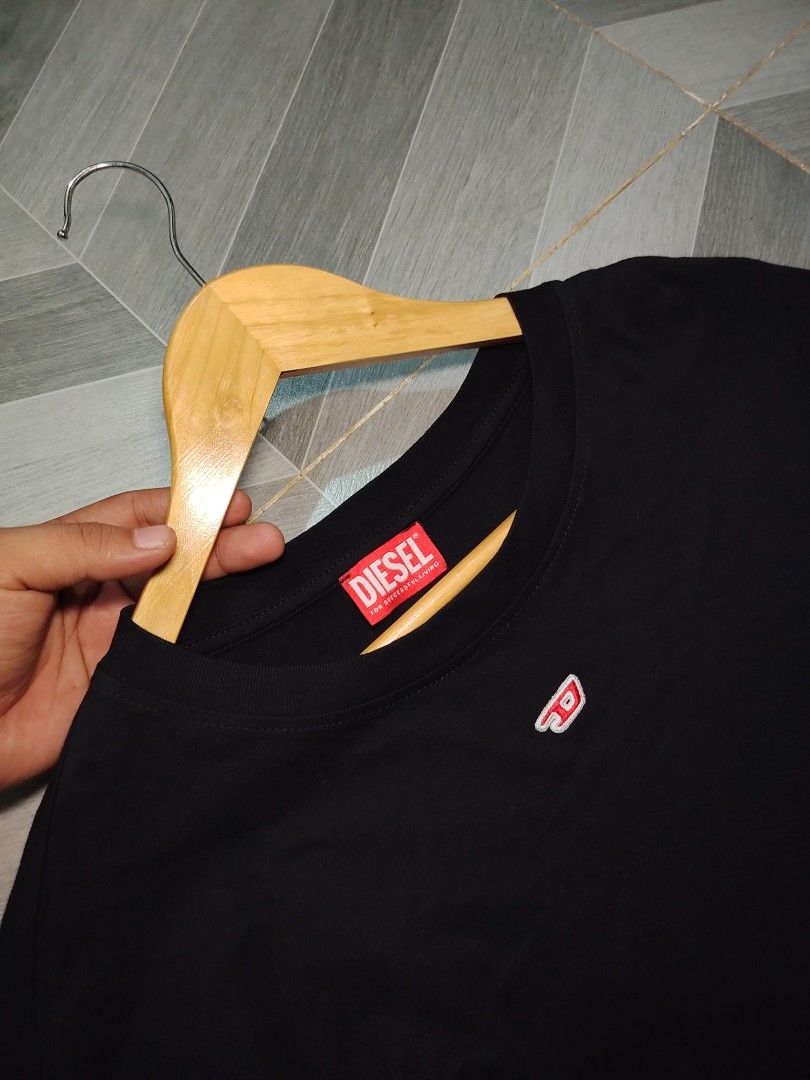 DIESEL LONGSLEEVE SHIRT MEGA BLACK (Category: Tshirts & Polo Shirts ) located in Polomolok. Submitted by urfindsph (Listing ID 1470837877, Image 3). Description: Diesel Longsleeve Shirt Like new 10/10 Size XL On Tag 23.5x30 No issue -Sobrang Pogii mga sirre🔥 -Napaka solid nong pagka simple nya🔥 Pm sir.