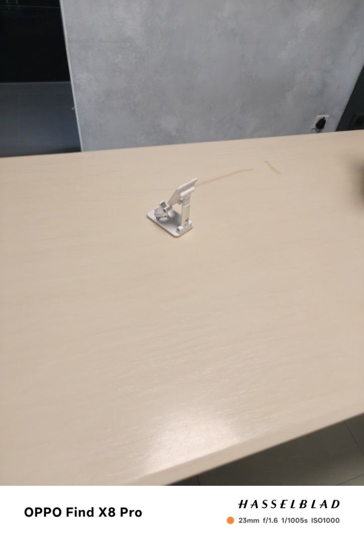 Dinner table (Category: Tables & Sets) located in Singapore. Submitted by candy827866 (Listing ID 1470781671, Image 3). Description: .