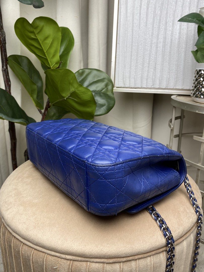 Dior Miss Chain Blue (Category: Announcements) located in Manila. Submitted by eliseohana (Listing ID 1470770925, Image 3). Description: .