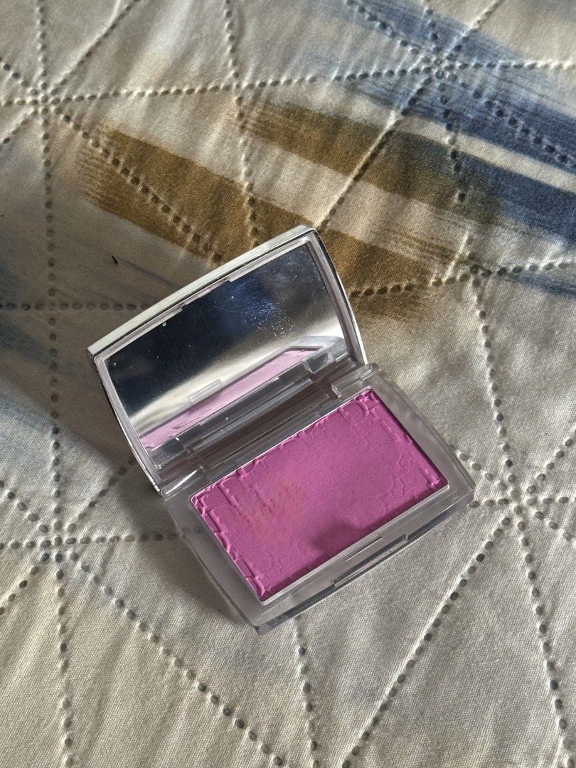 Dior Rosy Glow (Category: Makeup) located in Paranaque City. Submitted by rcas10 (Listing ID 1470820431, Image 3). Description: Shade 001 Pink Used but not abused.