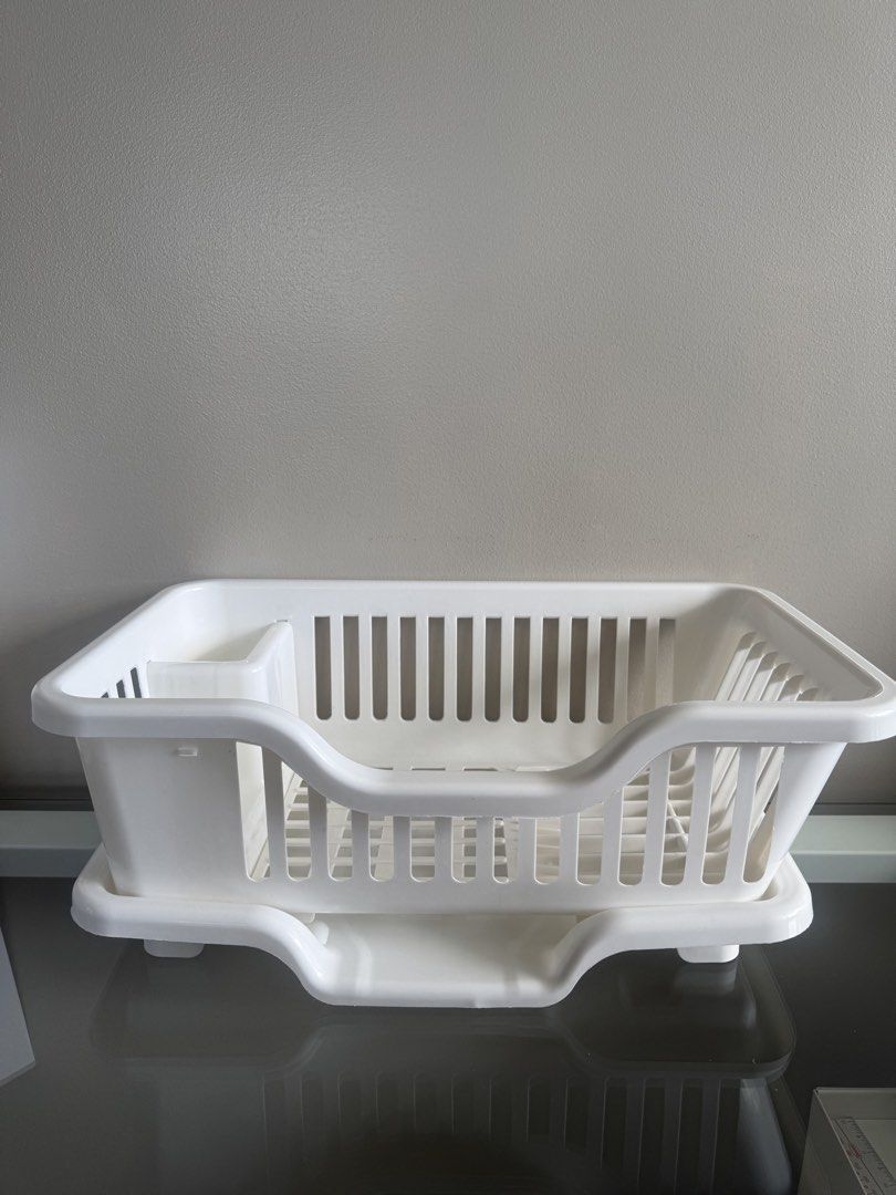 Dish drainer (Category: Other Kitchenware & Tableware) located in Quezon City. Submitted by lrski (Listing ID 1470777405, Image 1). Description: .