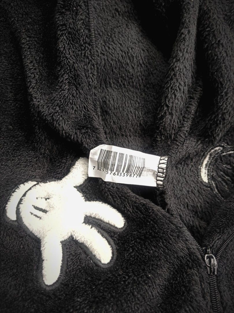Disney Black Mickey Mouse Hooded (Category: Babies & Kids Fashion) located in Bayombong. Submitted by lovethrifting.slay (Listing ID 1470785226, Image 3). Description: Title: Disney Black Mickey Mouse Hooded Size: 12-18months Condition: Likenew Flaws: None Price: 250 Payment Method: Gcash Delivery: J&T (sf shoulder by buyer).