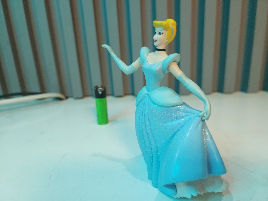 Disney Cinderella PVC figurine (Category: Figurines & Statues) located in Tarlac. Submitted by ziv_surplus (Listing ID 1470892574, Image 2). Description: .