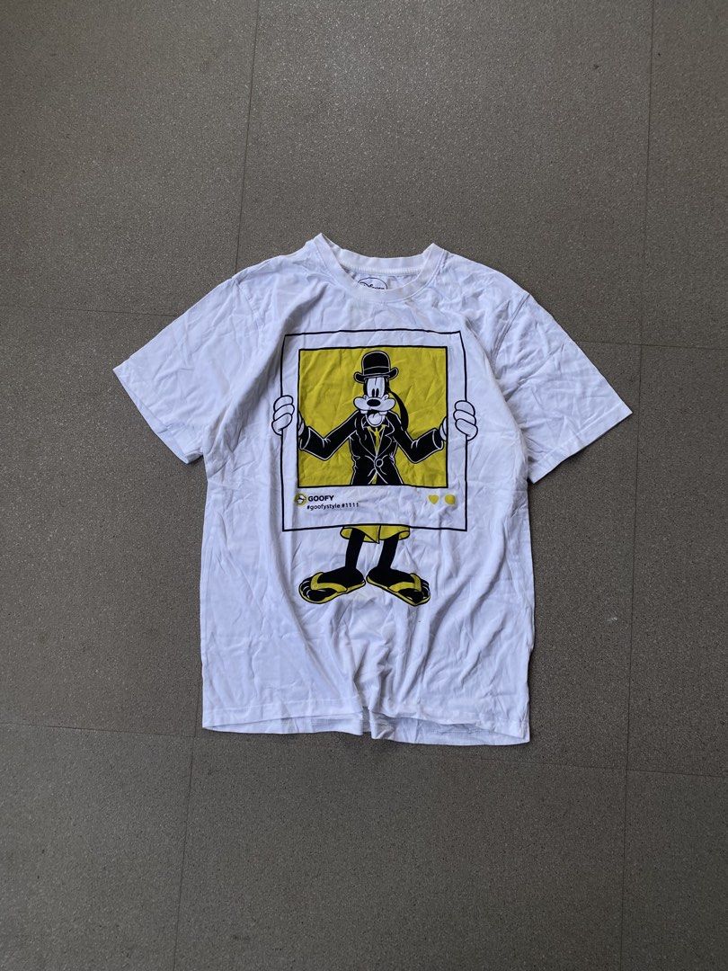 Disney Goofy T-Shirt (Category: Tshirts & Polo Shirts ) located in Caloocan City. Submitted by webspot (Listing ID 1470792780, Image 1). Description: Disney Goofy T-Shirt Size - Large Width - 21 Length - 28.