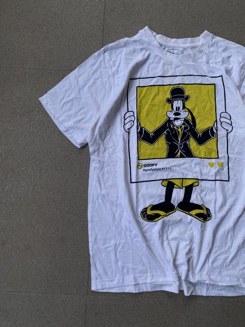 Disney Goofy T-Shirt (Category: Tshirts & Polo Shirts ) located in Caloocan City. Submitted by webspot (Listing ID 1470792780, Image 2). Description: Disney Goofy T-Shirt Size - Large Width - 21 Length - 28.