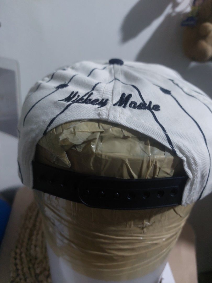 Disney Mickey Mouse Pinstripe Snapback Cap (Category: Caps & Hats) located in Magarao. Submitted by hotdogsandwich.flower (Listing ID 1470750809, Image 3). Description: youtsize.