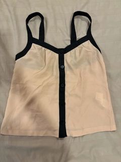 (Category: ) located in . Submitted by fashionforward16 (Listing ID 1470821060, Image 1). Description: .