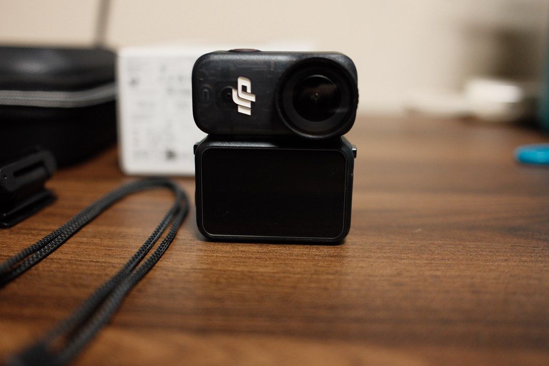 DJI OSMO NANO 64GB Standard Combo (Category: Video Cameras) located in Manila. Submitted by kheissen (Listing ID 1470817070, Image 2). Description: DJI OSMO NANO (64GB) STANDARD COMBO BUNDLE STANDARD INCLUDED ACCESSORIES: SCREEN PROTECTOR worth ₱86 3 PC/SET SILICON COVER WITH LANYARD worth ₱166 PORTABLE STORAGE BAG - ALL-IN-ONE SET, WATERPROOF, FOR TRAVEL worth ₱239 Details: ✅ Only used ONCE for my new dog homecoming ✅ Brought it brand new ✅ Lens