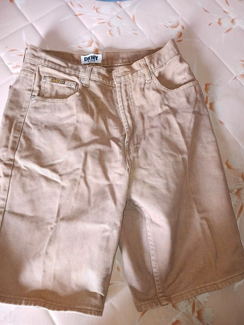 DKNY Jeans denim shorts, tan (Category: Shorts) located in Carmona. Submitted by cosmicphoenix_48d36b (Listing ID 1470886720, Image 1). Description: .