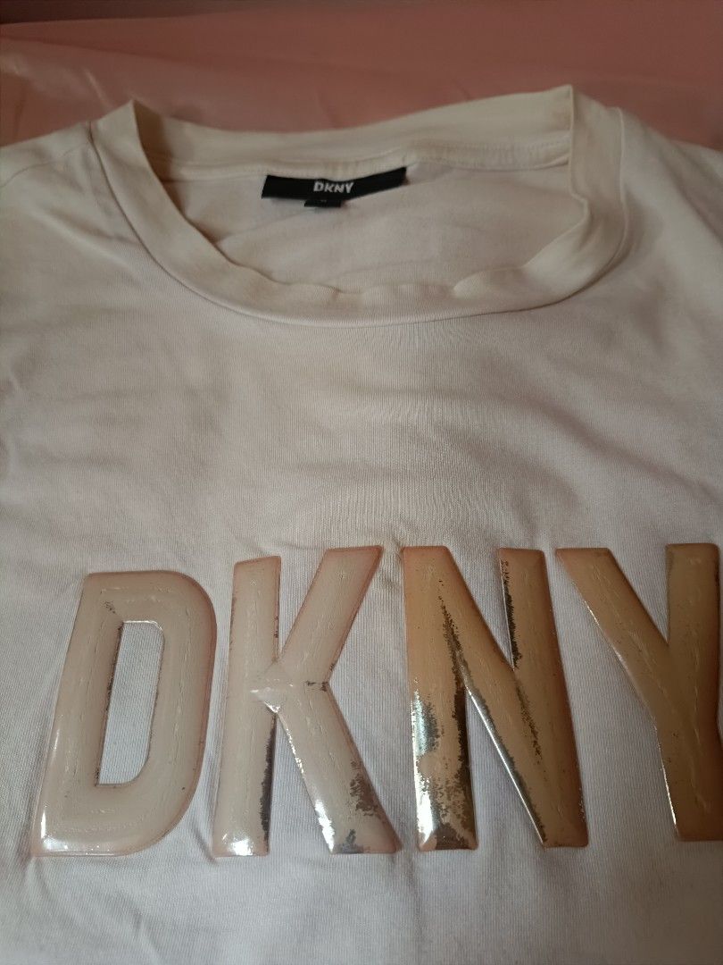 DKNY White Tee (Category: Shirts) located in Naga. Submitted by juniscloset.ph (Listing ID 1470846218, Image 2). Description: .