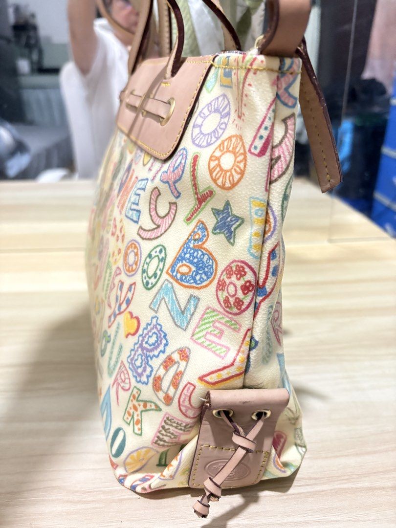 Dooney and bourke (Category: Shoulder Bags) located in Quezon City. Submitted by closetavenue (Listing ID 1470852384, Image 3). Description: .