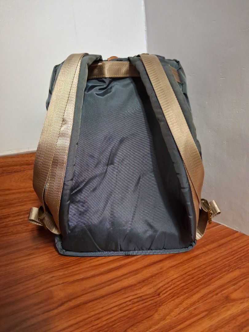 Doughnut Backpack (Category: Backpacks) located in Caloocan City. Submitted by 357oclock (Listing ID 1470669190, Image 3). Description: Welcome to 357 O'clock, we sell sportswear & streetwear garments to satisfy your lifestyle needs. 🚚 Ships within 24 hours nationwide and international 💯 100% Objective item condition disclosure 👌 Excellent customer service 🐈 Cat friendly.