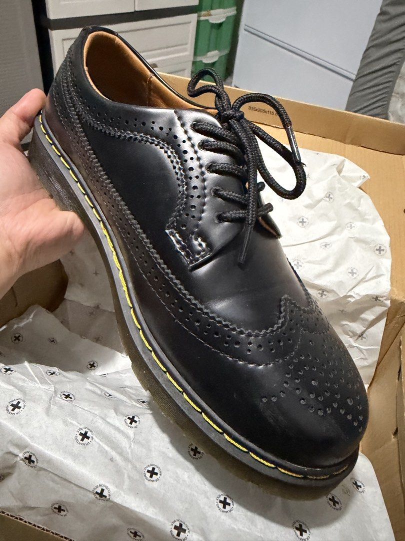 Dr. Martens 3989 Brogue with Box (Category: Dress Shoes) located in Bulacan. Submitted by deanieboi25 (Listing ID 1470857440, Image 2). Description: - used once (size is too big) - minimal scratch - knockoffs - negotiable .