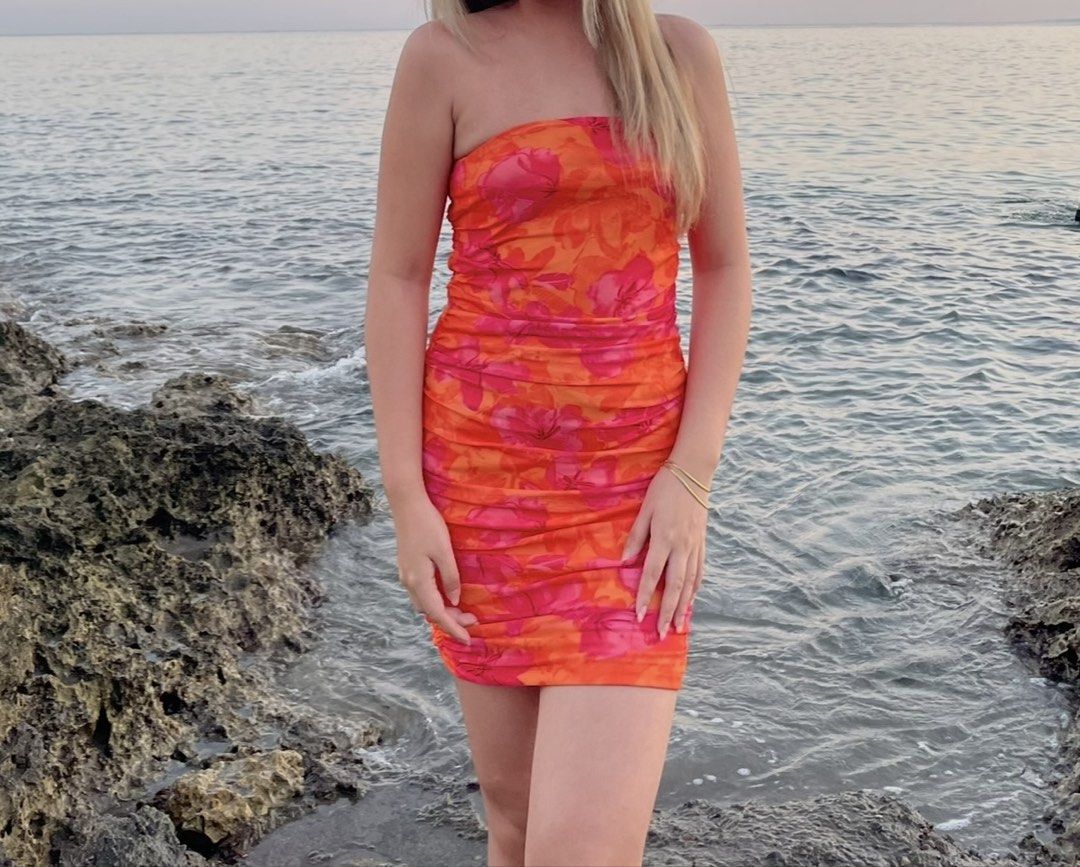 Dress Beach Set (Category: Bikinis & Swimsuits) located in Cavite. Submitted by lizafernandez (Listing ID 1470796818, Image 1). Description: .